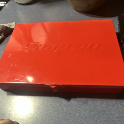 Snap red metal tool - snap-on,