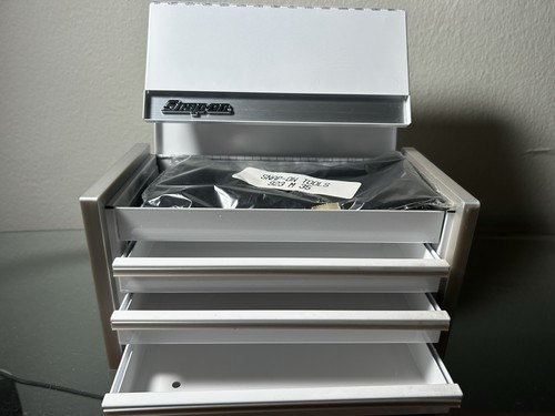 Snap mini tool - on, box