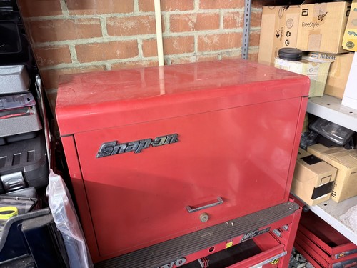 Snap top box tool - tool, red